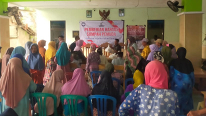 Bansos Sumpah Pemuda, KSO Besi Tua Paiton Bagikan 800 Paket Sembako