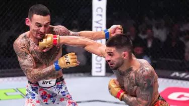 Max Holloway kalah dari Ilia Topuria di UFC 308.