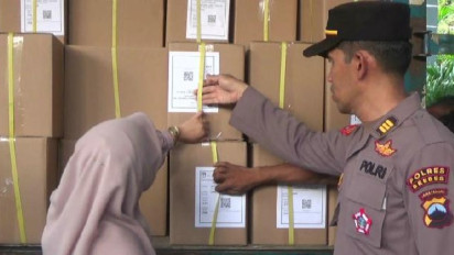 Lebih Dari 1,5 Juta Lembar Surat Suara Pilgub Jateng Tiba di Gudang Penyimpanan KPU Brebes