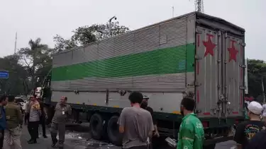 Viral Video Sopir Truk Kontainer Jadi Amukan Massa di Kota Tangerang, Polisi Ungkap Kronologinya