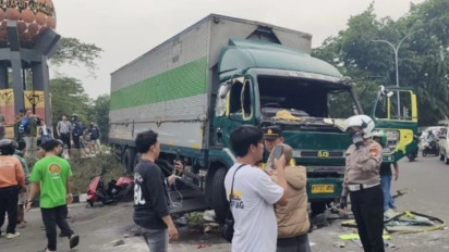 Kronologi Sopir Truk Kontainer Tabrak 15 Mobil-Motor di Cipondoh, Berupaya Kabur dan Berakhir di Tugu Adipura