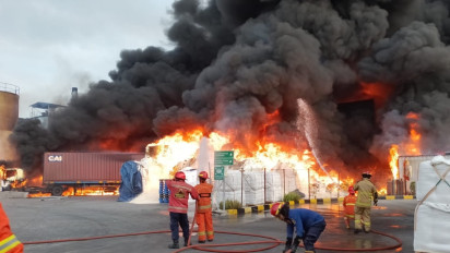 Hangus Terbakar, Polisi Kesulitan Identifikasi Satu Korban Kebakaran Pabrik di Bekasi