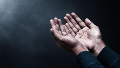 Utang Setinggi Gunung pun Insyaallah Lunas dan Angkat Derajat Hidup, Coba Doa Ini yang Disarankan Ustaz Maulana: Baca di Waktu Subuh Sebanyak ...