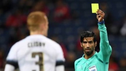 Profil Khamis Al-Marri, Wasit Asal Qatar yang Pimpin Laga Timnas Indonesia vs Jepang, Minim Kontroversi Tapi Enteng Layangkan Kartu, Segini Jumlahnya