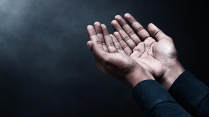 Memangnya Boleh pakai Rabbana Atina Fiddunya Waktu Shalat Subuh untuk Gantikan Doa Qunut? Buya Yahya Tegaskan Hukumnya