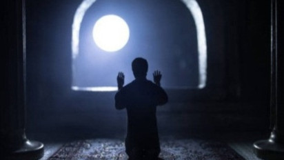 Shalat Malam Alternatif Bagi yang Khawatir Sulit Bangun Tahajud, Ustaz Adi Hidayat: Boleh Dikerjakan Tanpa Tidur Dulu