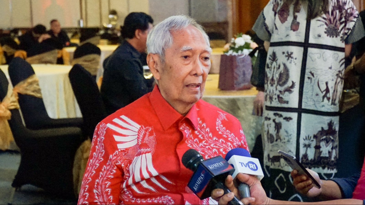 Guntur Soekarnoputra Tegaskan Soekarno Tak Punya Berton-ton Emas dan Batu Intan Terbesar di Dunia
            - galeri foto