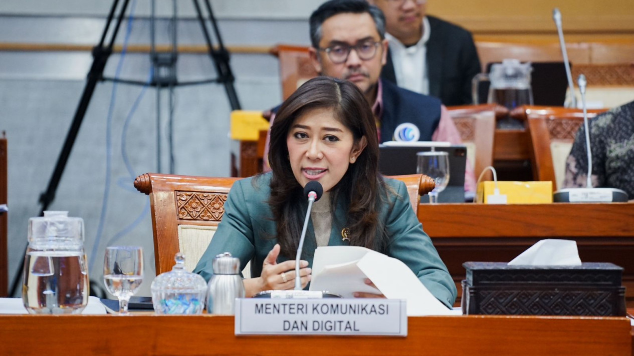 Meutya Hafid Bakal Pecat Tidak Hormat Pegawai Komdigi yang Jadi Tersangka Judi Online
            - galeri foto