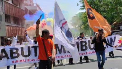 Long March Lima KM, Ratusan Buruh di Jatim Gelar Aksi Tuntut Kenaikan Upah