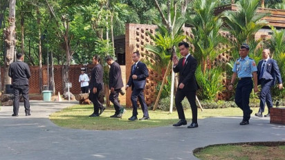 Pernah Tinggal di Singapura, Wamenlu Sebut Gibran Berhubungan Baik dengan PM Wong
