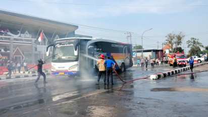 Diduga Korsleting Listrik, Bus Lintas Sumatera Terbakar di Depan Terminal Purworejo