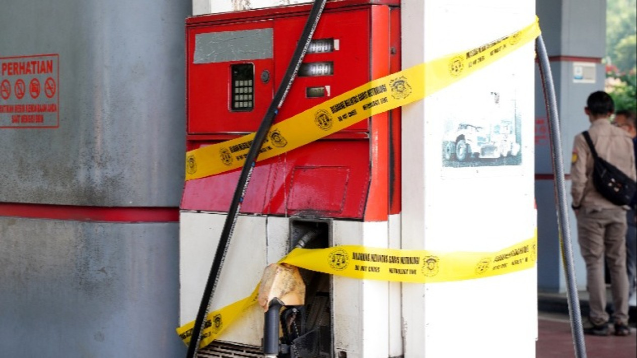 Kemendag Limpahkan Tersangka Kasus Kecurangan SPBU Rest Area KM 42 Cikampek ke Kejari Kota Bandung
            - galeri foto