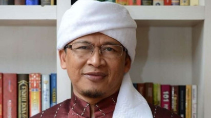 Utang Tak Kunjung Lunas Padahal telah Rutin Shalat Tahajud di Sepertiga Malam, Kata Aa Gym Sebenarnya Menguntungkan