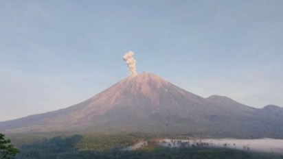 Gunung Semeru 10 Kali Erupsi Pada Kamis Pagi Ini, Tinggi Letusan Capai 1 Kilometer