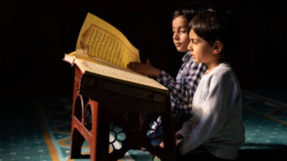 Kiat dari Ustaz Khalid Basalamah Agar Anak Mau Diajak ke Masjid