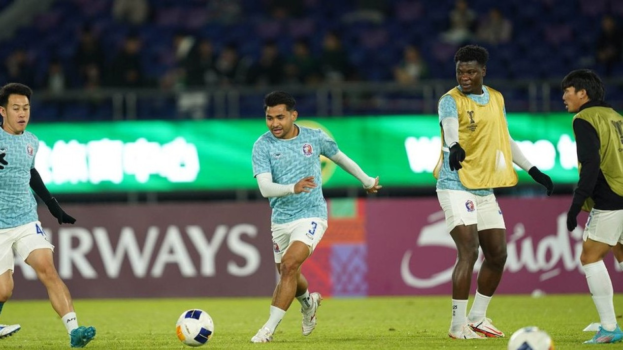 Absen dari Timnas Indonesia, Asnawi Mangkualam Malah Starter dan Disulap Seperti Mees Hilgers saat Port FC Hadapi Klub China di ACL 2
            - galeri foto