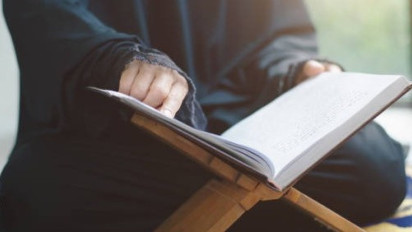 Sangking Dahsyatnya Keutamaan dari Surah Al Kahfi, Syekh Ali Jaber Sarankan Cicil dari Pagi hingga Sore