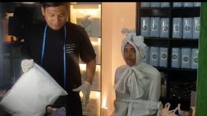 Kisah Awal Mula Yoka Jualan Kain Kafan Live di TikTok