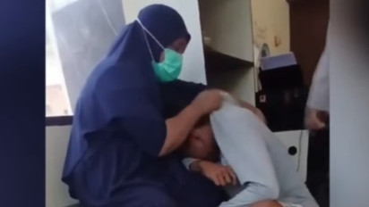 Viral Ibu Titip Anak ke Polsek di Gorontalo karena Nakal, Pulangnya Langsung Minta Maaf dan Cium Kaki Ibunda