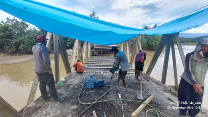 Ribuan Warga Masih Terisolir Akibat Putusnya Jembatan Eling