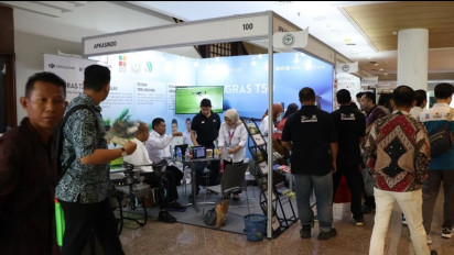 Demi Tingkatkan Efisiensi Industri Sawit, Teknologi Drone Pertanian Dikenalkan di IPOC 2024