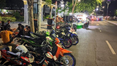 Gebrakan Abah Idi Hidupkan Ekonomi di Alun-alun Trunojoyo Sampang