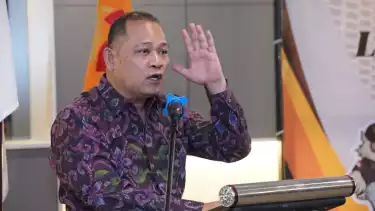 Anggota Bawaslu Totok Hariyono memberikan Pelatihan Legal Opinion dan Advokasi Hukum Pengawas Pemilu di Kabupaten Belitung, Provinsi Kepulauan Bangka Belitung.