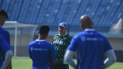 Viral Video Emosional Pelatih Persib di Sosial Media, Bojan Hodak Blak-blakan Soal 'Tampar' Pemain demi Persib Comeback atas Tim Singapura