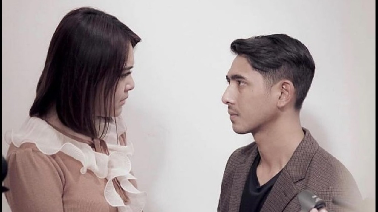 Ditanya Hubungan dengan Amanda Manopo, Arya Saloka Bicara Jujur soal Kedekatan dengan Pemain Ikatan Cinta itu: Saya Menikahi…
            - galeri foto