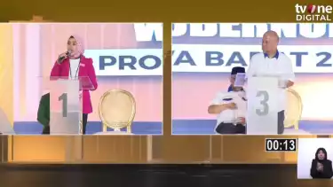 Debat perdana cagub-cawagub Jawa Barat di Unpad Kota Bandung, Senin (11/11/2024).