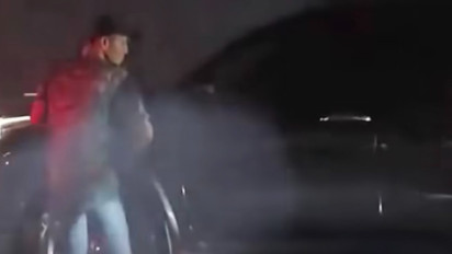 Viral di Media Sosial Pria Nekat Curi Spion Mobil Melintas di Jakarta Barat, Polisi Selidiki