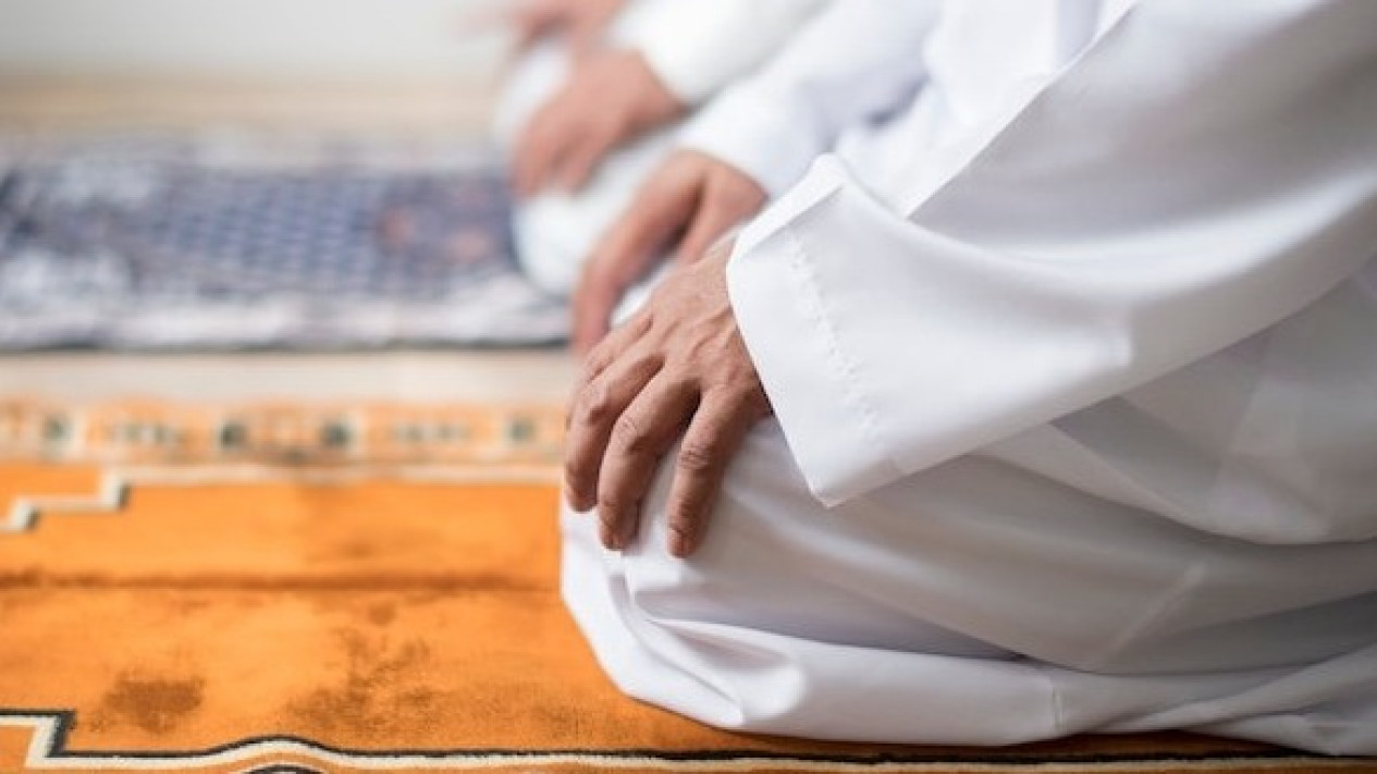 Seketika Dosa Rontok, Jangan Ubah Posisi Duduk Habis Shalat Lekas Baca Zikir Ini 10 Kali, Kata Ustaz Khalid Basalamah
            - galeri foto