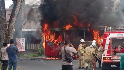 BRT Semarang Terbakar Ketika Hendak Mengangkut Penumpang, Beruntung Tak Ada Korban
