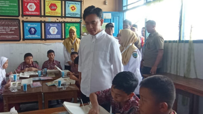 Wapres RI Gibran Tinjau Makan Bergizi Gratis di Maros