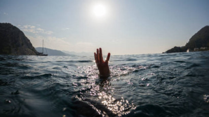 Pria Tanpa Identitas Ditemukan Tewas di Kali Cengkareng, Saksi Lihat Korban Loncat dari Angkot, Diduga Bunuh Diri