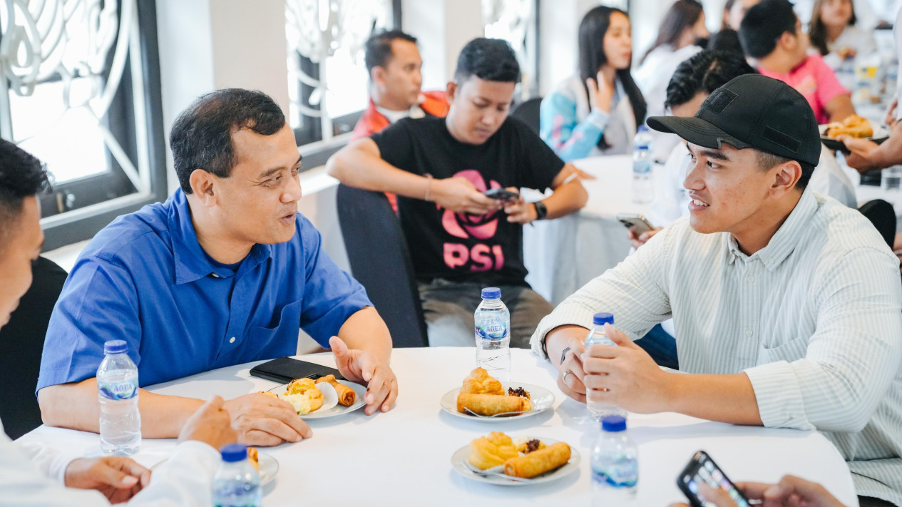 Di Depan Pengusaha Semarang Pendukung Ahmad Luthfi-Taj Yasin, Kaesang Pangarep Klaim Jadi Bagian 'Pesat'
            - galeri foto