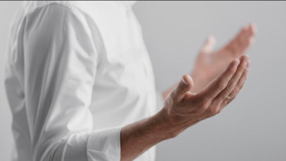 Teks Khutbah Jumat Singkat 15 November 2024: Anjuran Menerapkan Syariat Agama Islam