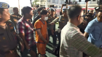 Komisi III DPR Setuju PPATK Blokir Rekening Ivan Sugianto Pria yang Suruh Siswa SMAK di Surabaya Menggonggong seperti Anjing