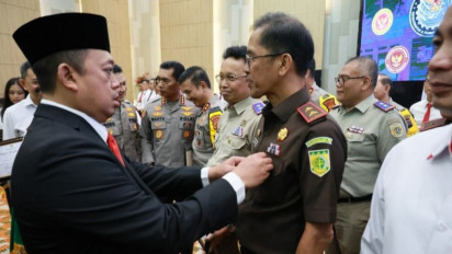 Apresiasi Pemberantasan Mafia Tanah, Kajati Jambi Terima Pin Emas dari Menteri ATR/BPN