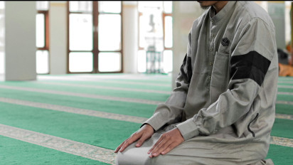 Sering Sengaja Shalat di Akhir Waktu, Bolehkah? Buya Yahya Ungkap Hukumnya, Ternyata Itu...