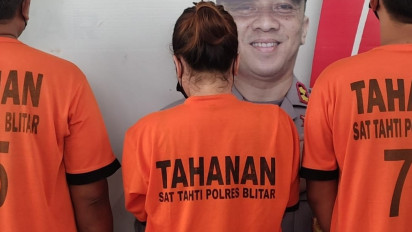 Seorang Selebgram Bersama Lima Pelaku Judi Online Ditangkap Polres Blitar 