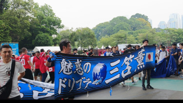 Ngeri! Dua Ribu Suporter Jepang sudah Hadir di Stadion GBK Jelang Laga Timnas Indonesia Lawan Samurai Biru, Bawa Drum hingga Spanduk