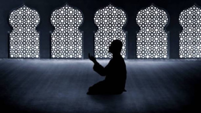 Apakah Boleh Baca Rabbana Atina Fiddunya Waktu Shalat Subuh untuk Gantikan Doa Qunut? Tegas Buya Yahya Bisa Ganti karena...