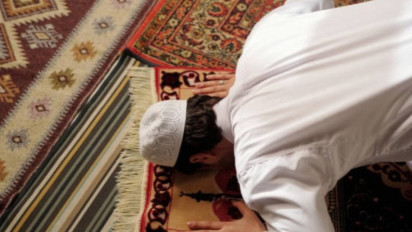 Meski Sunnah, Ustaz Adi Hidayat Sarankan Jangan Tinggalkan 12 Rakaat Shalat Rawatib, Balasannya Ternyata …