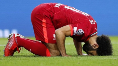 Pemain Sepak Bola Muslim Liverpool Ini Taat Ibadah dan Selebrasi Gol dengan Sujud Syukur, Apa Kunci Sukses dari Mohamed Salah?