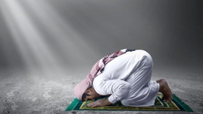 Waktu Terbaik Tahajud Ternyata Bukan Jam 3 Pagi, Ustaz Adi Hidayat Sarankan Pada Saat Ini Ketika Berkah Allah Berlimpah