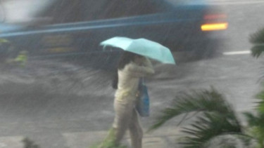 Warga Jakarta Hati-hati, BMKG Prediksi Hujan Ringan Guyur Jakarta di Sore Hari