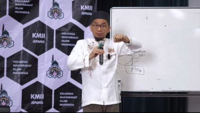Lagi Shalat Tiba-tiba Mau Kentut, Lebih Baik Buang atau Tetap Tahan? Ternyata Ustaz Adi Hidayat Sebut Seharusnya...