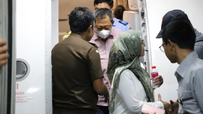 Proses Pengamanan Bos Sriwijaya Air Hendry Lie Tersangka Korupsi Timah di Bandara Soetta