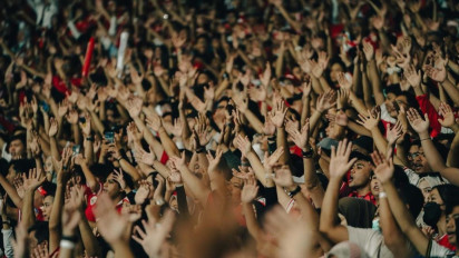 Usai Timnas Indonesia Dicukur Australia, Suporter Kesurupan Minta Shin Tae-yong Balik Viral, Ustaz Khalid Basalamah Sebut itu...